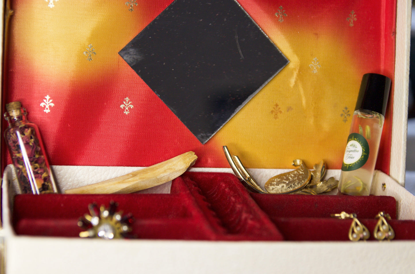 The Lovers Vintage Jewelry Gift Box