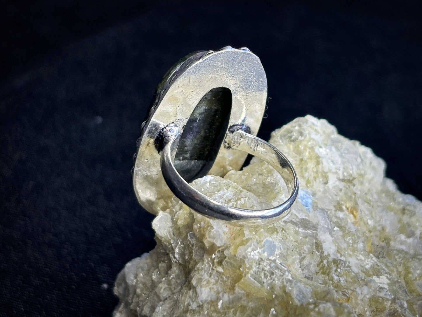 Green Peridot Sterling Silver Oval Crystal Ring, Size 6