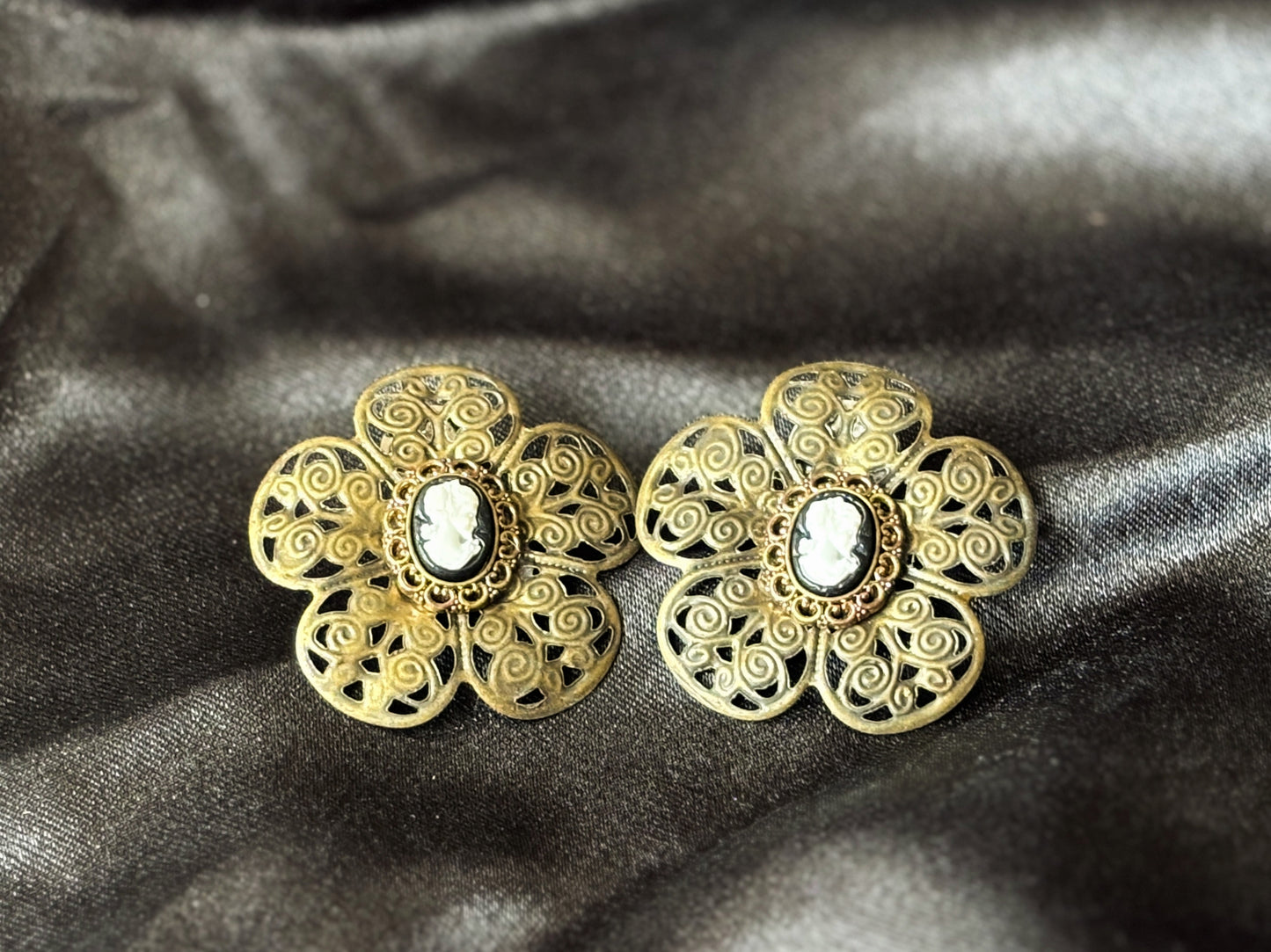 Vintage Valentine Jewelry Box Set- Pearl Necklace, Cameo Earrings