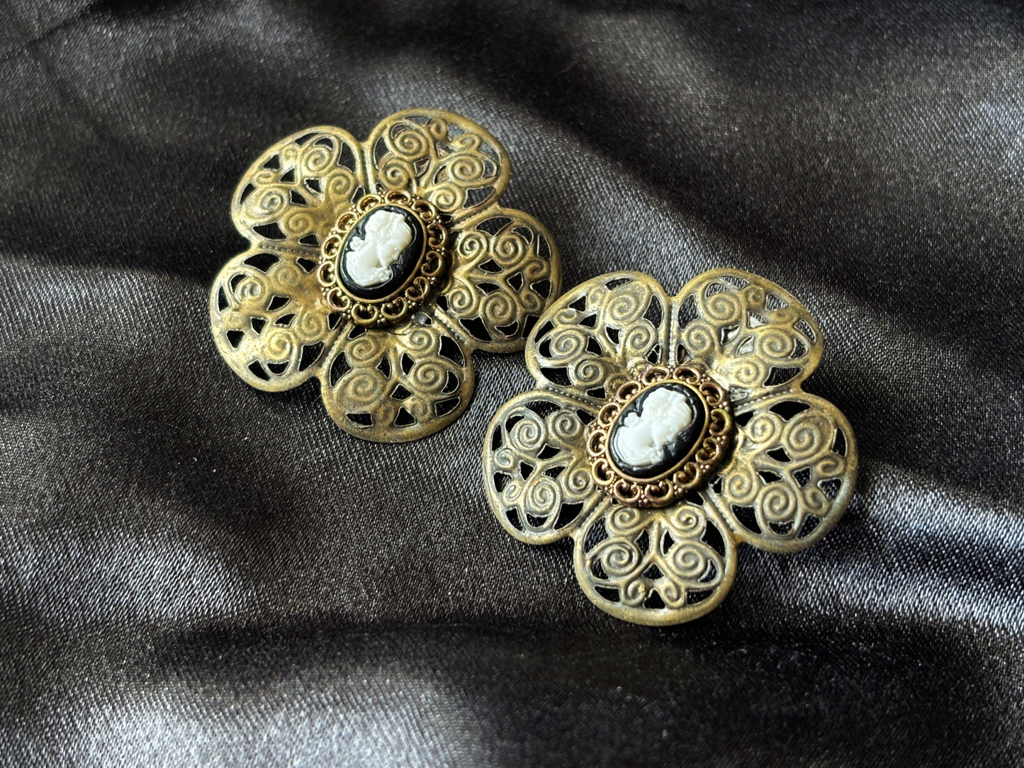 Vintage Valentine Jewelry Box Set- Pearl Necklace, Cameo Earrings