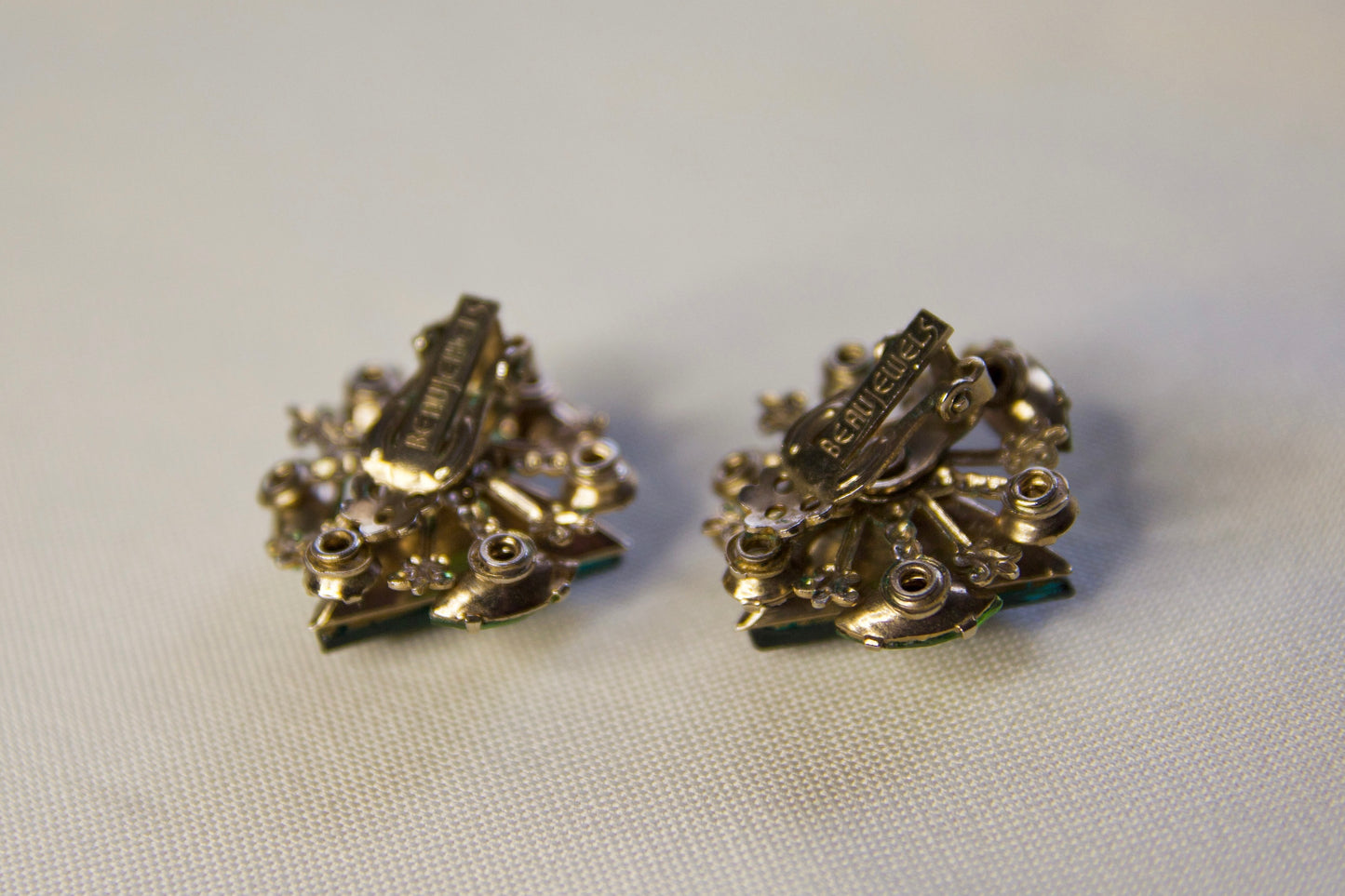 Green Vintage Crystal Brooch & Earring Set