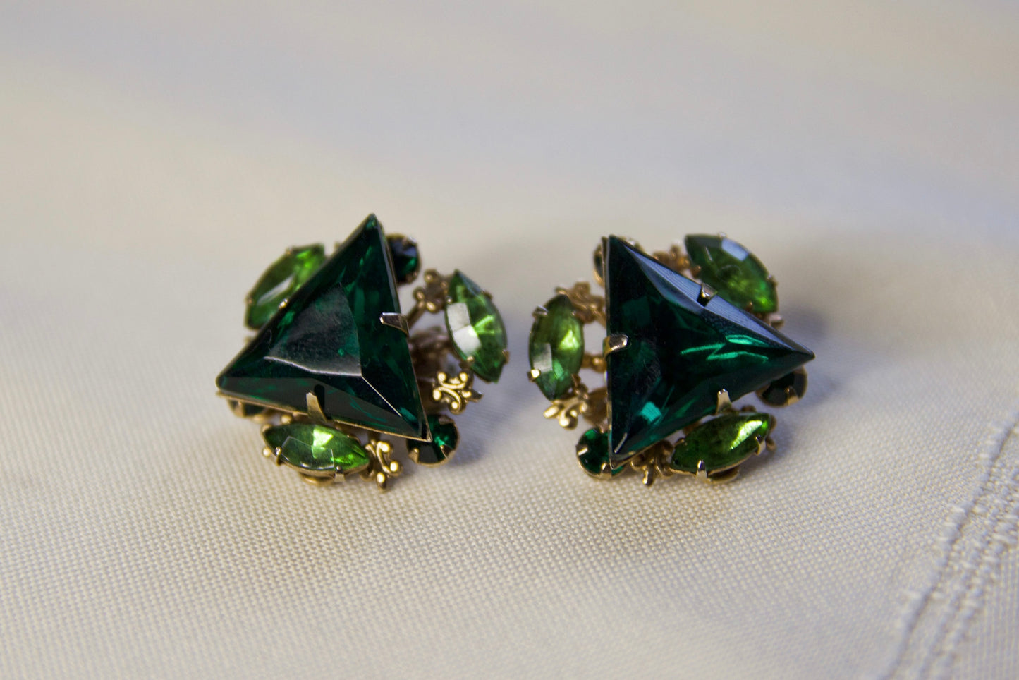 Green Vintage Crystal Brooch & Earring Set