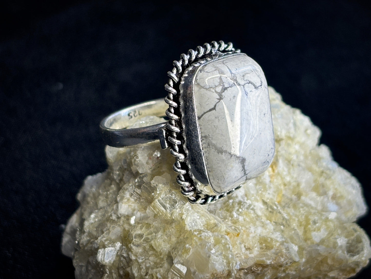 Howlite Sterling Silver Crystal Ring, Size 7.5
